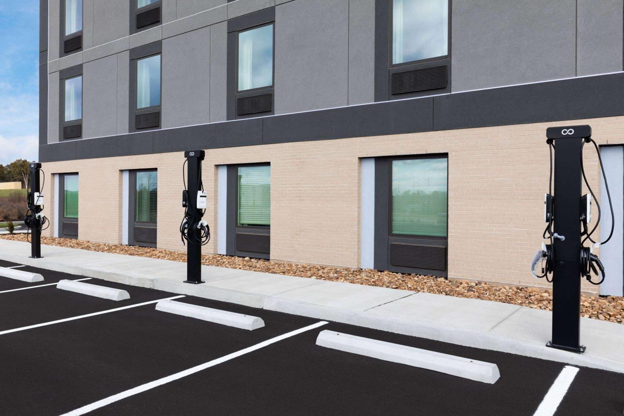 Echo Suites Extended Stay By Wyndham Nashville/ غالاتين المظهر الخارجي الصورة