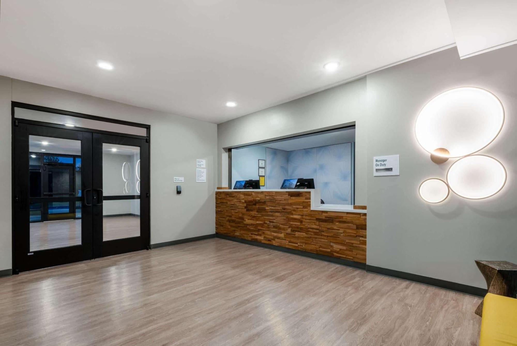 Echo Suites Extended Stay By Wyndham Nashville/ غالاتين المظهر الخارجي الصورة